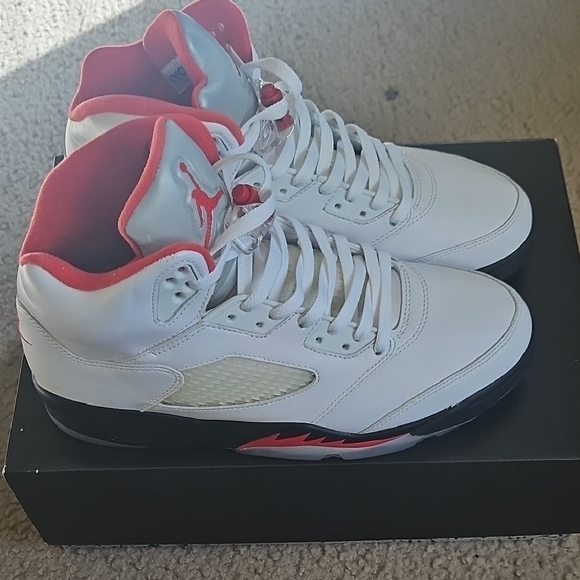 2020 Jordan 5 Fire Red. White and Red High-Top Sneakers. - Picture 4 of 7